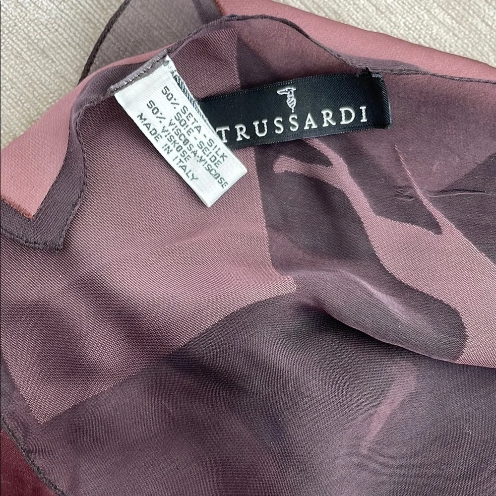 Trussardi Elegant Mauve and Black Scarf - Picture 2 of 4